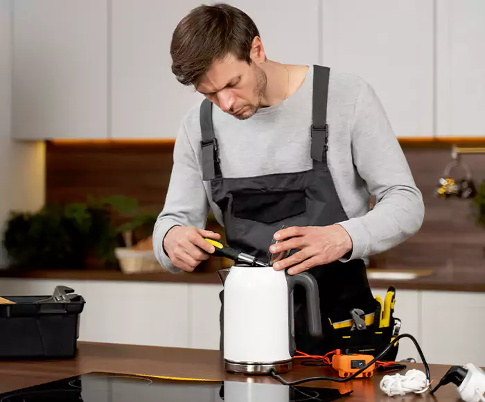 Skilled Blender Technicians: Your Small Appliance Repair Experts for Grafton, MA